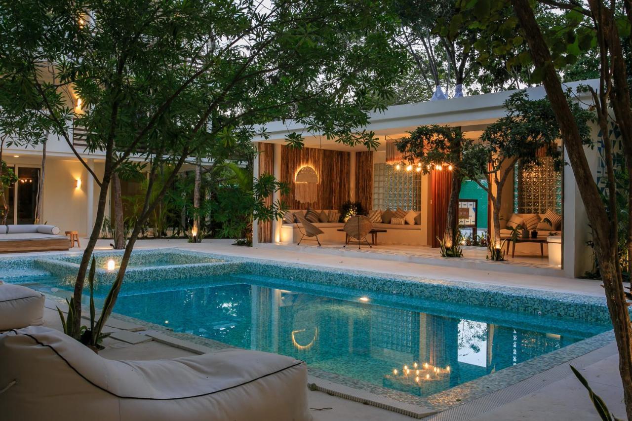 Charming Nature-Inspired Condos With Sultry Surroundings By Stella Rentals 툴룸 외부 사진