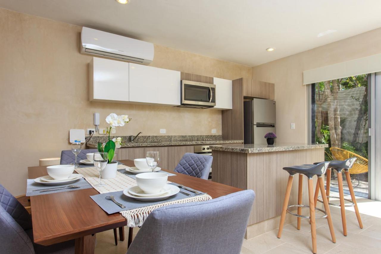 Charming Nature-Inspired Condos With Sultry Surroundings By Stella Rentals 툴룸 외부 사진